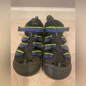 Keen Newport H2 Hiking Water Sport Hybrid Sandals  NWOB